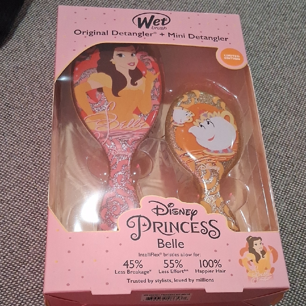 wet n wild Disney Princess Belle Pink and Gold Hair Brush Set
